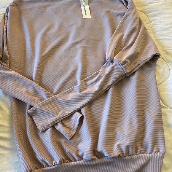 Top - Picture 2 of 3